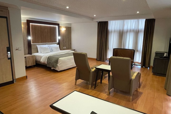Room 9 of 35