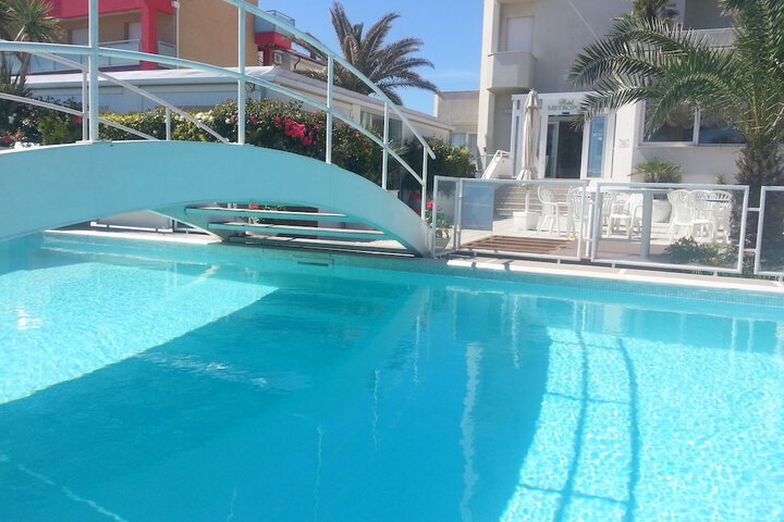 Pool Hotel