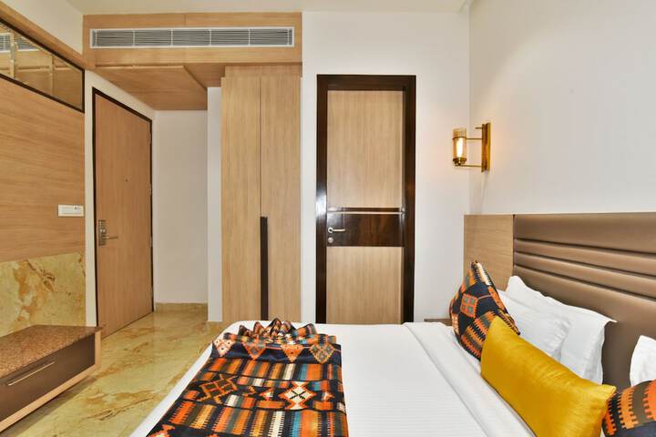 Room 9 of 51