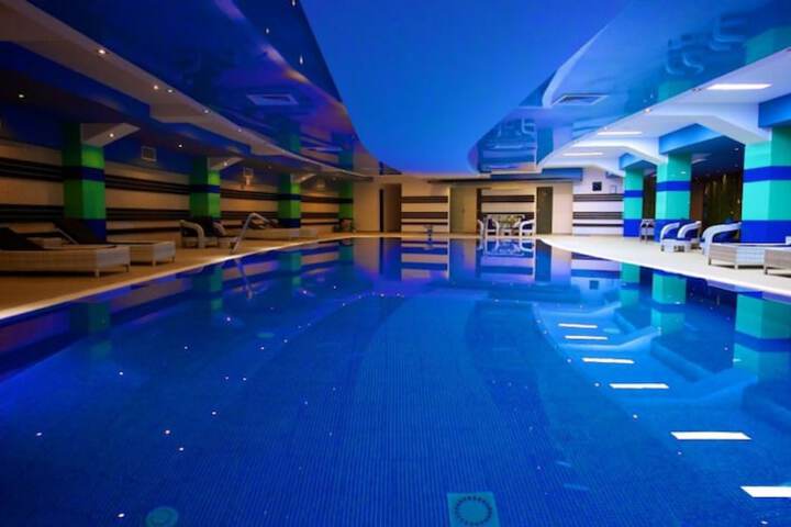 Pools & Facilities
