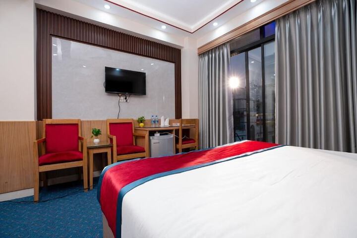 Room 10 of 40
