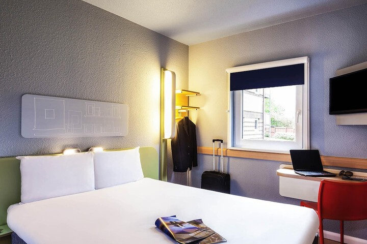 Room 19 of 77
