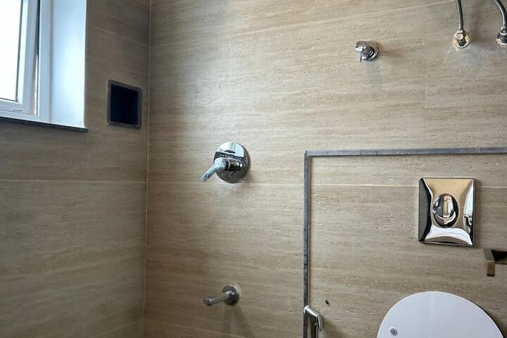 Room 35 of 47