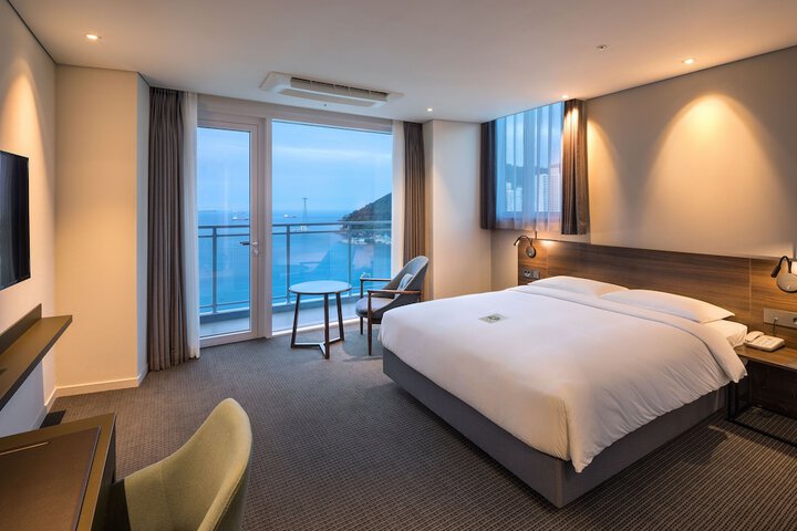 Room 15 of 60