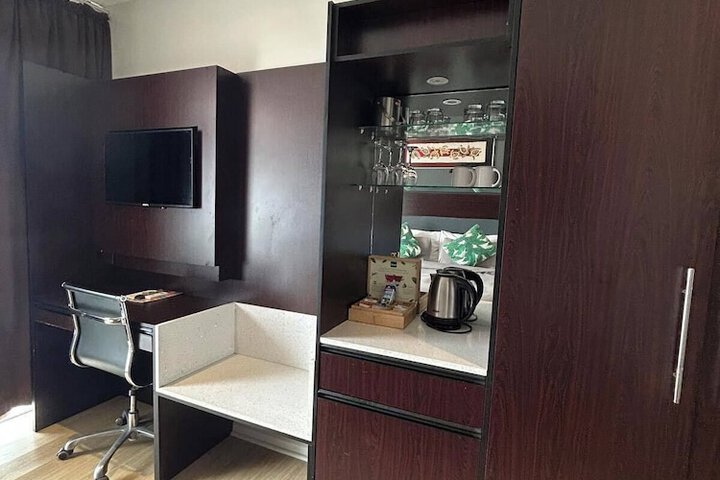 Room 23 of 127