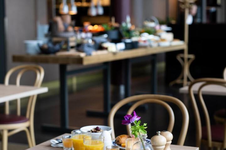 Breakfast/Coffee Service 138 of 249