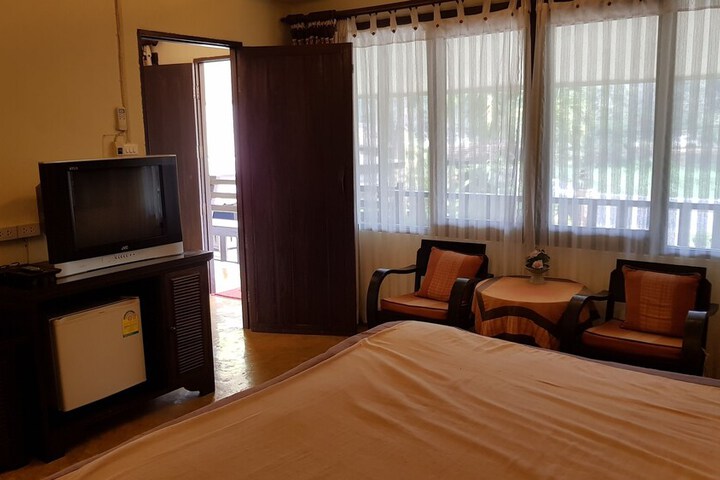 Room 8 of 18