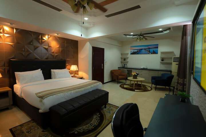 Room 18 of 43