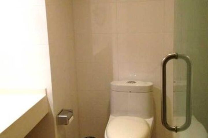 Room 56 of 79