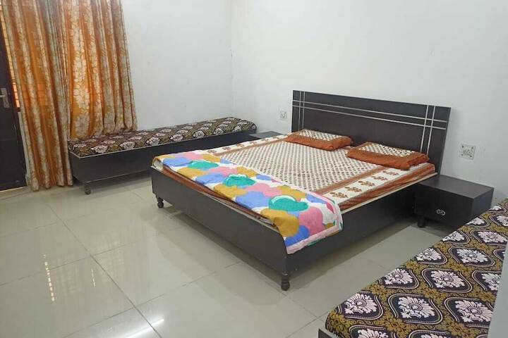 Room 3 of 13