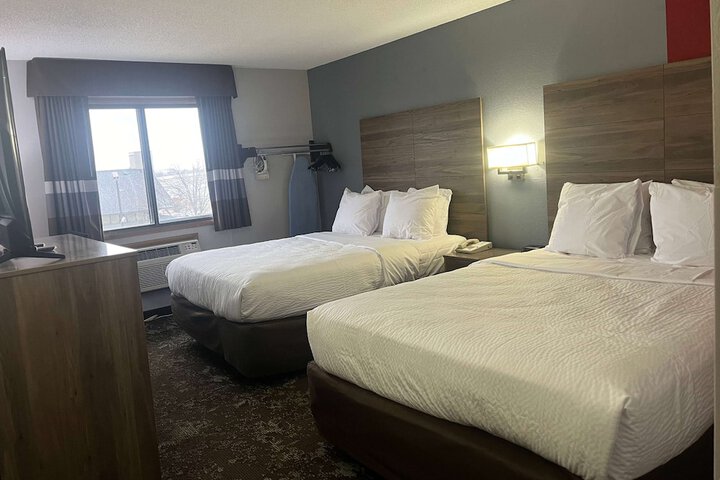 Queen Bed Accessible (7 of 12)
