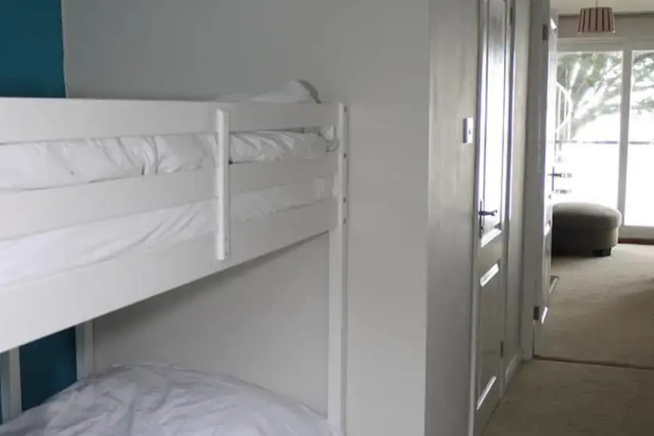 Room 2 of 8