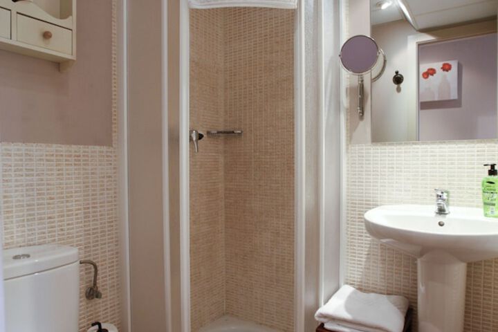 Room 16 of 20