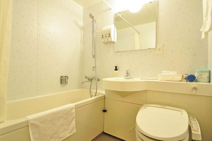 Room 12 of 22