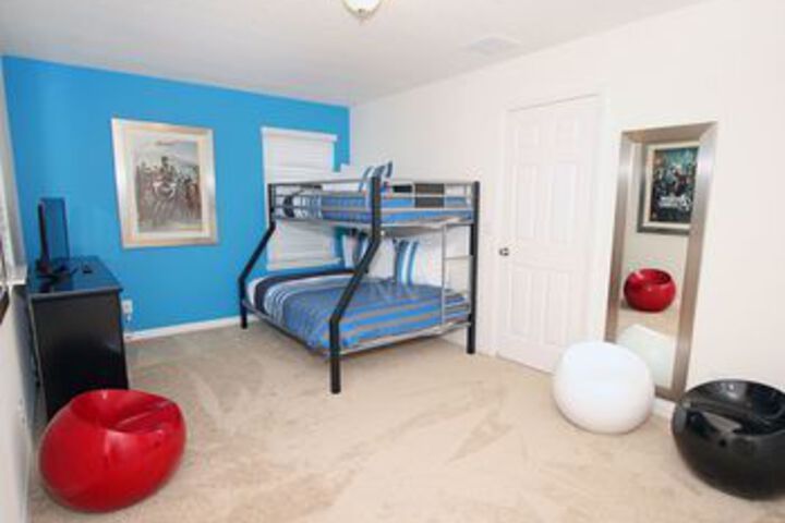 Room 317 of 687