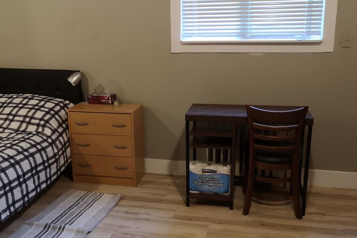 Room 9 of 12