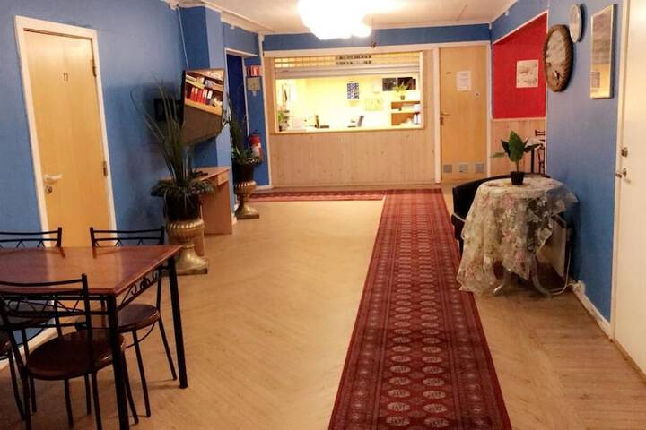 Entrance & Lobby