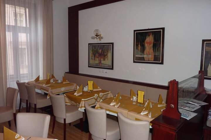 Dining 45 of 61