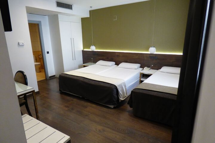 Room 63 of 193