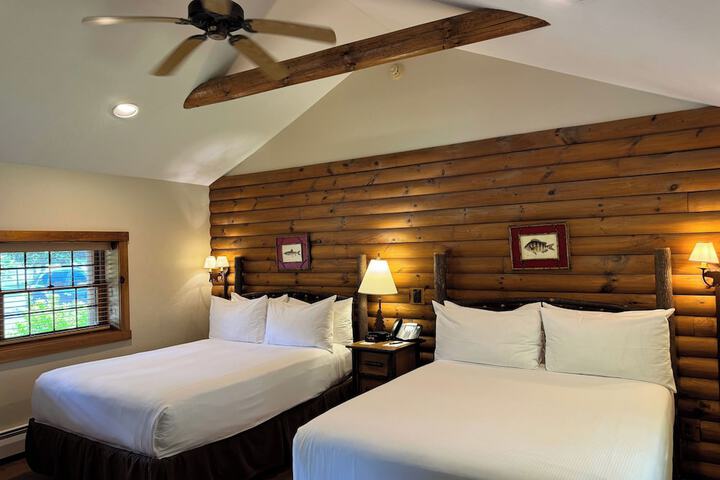 Lodge 2 Queen Beds (2 of 2)