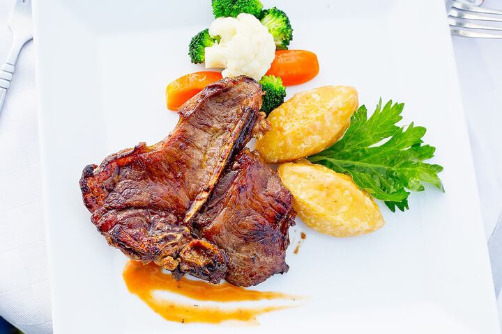 Dining 43 of 54