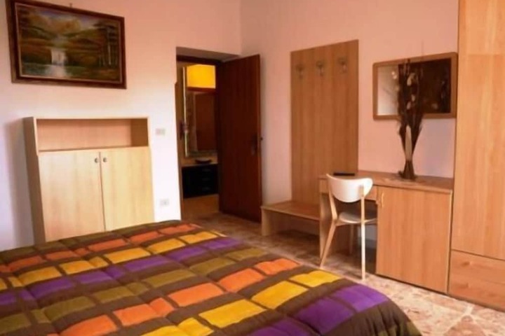 Room 13 of 52