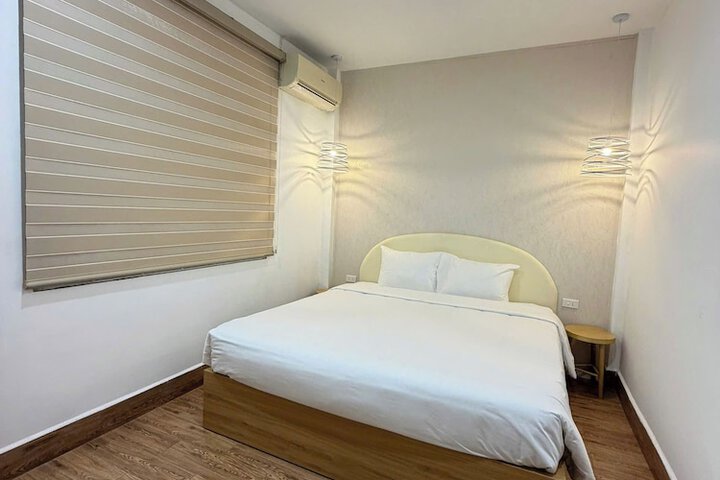 Room 28 of 64