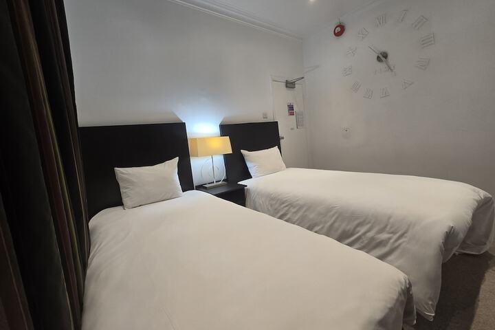 Room 29 of 37