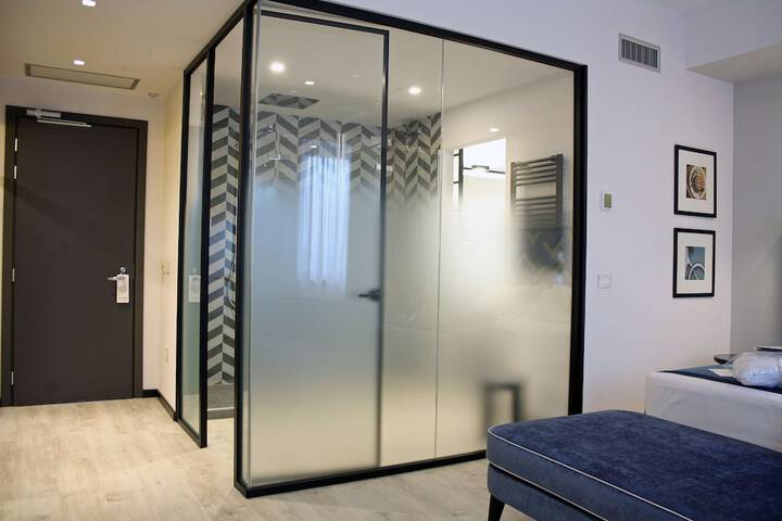 Room 38 of 65