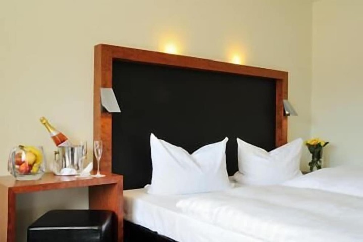 Room 4 of 29
