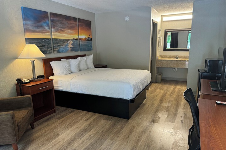 Room 9 of 29