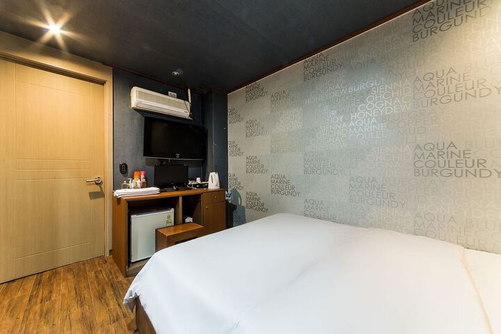Room 16 of 20