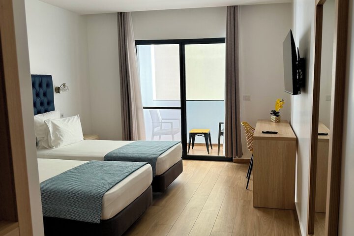 Room 7 of 11