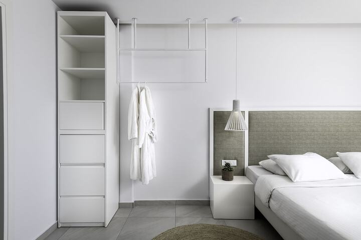 Room 20 of 165