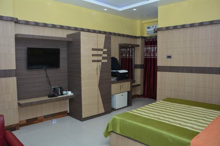 Room 10 of 17