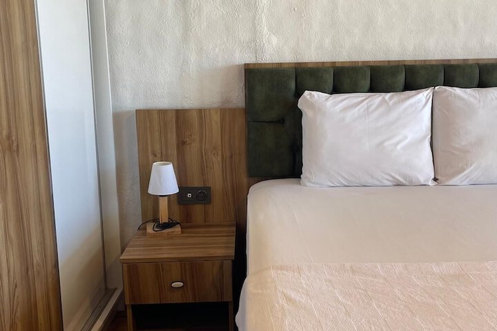 Room 5 of 34