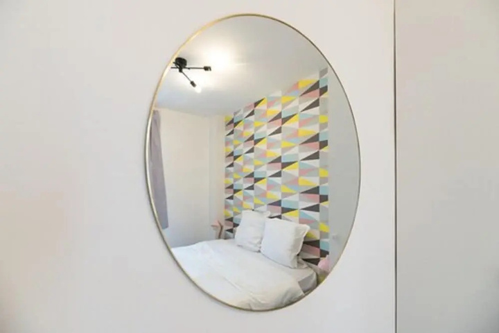 Room 5 of 12