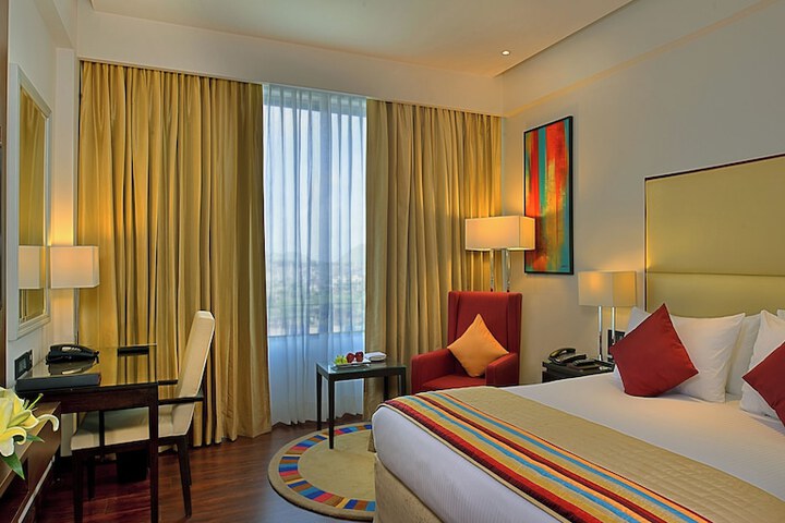 Room 10 of 43