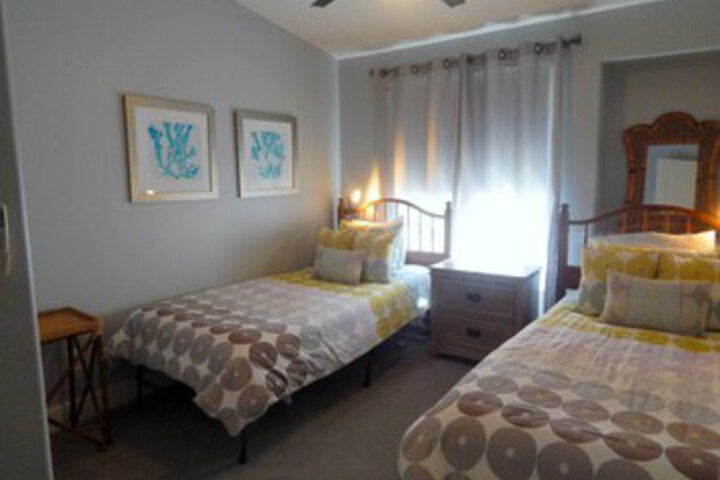 Room 34 of 47