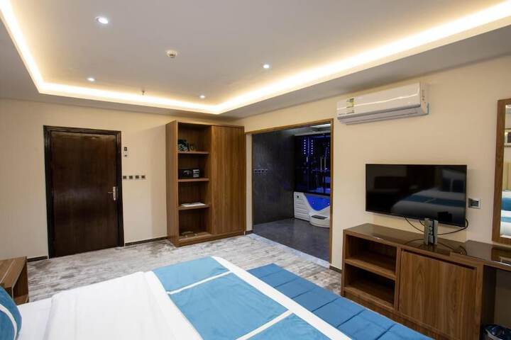 Room 4 of 17