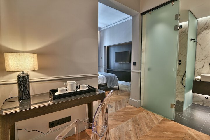 Room 45 of 80
