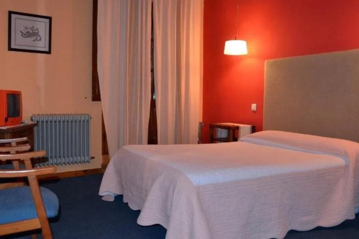 Room 2 of 14