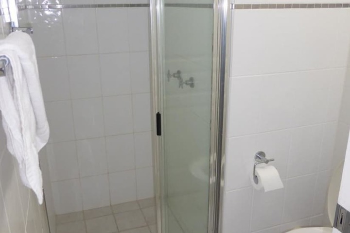Room 16 of 28