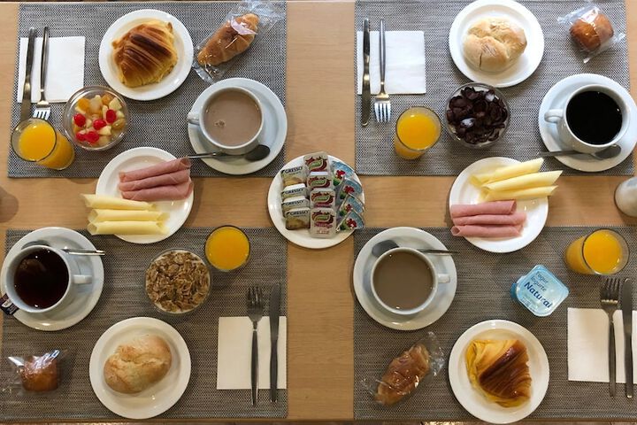 Breakfast/Coffee Service 33 of 37