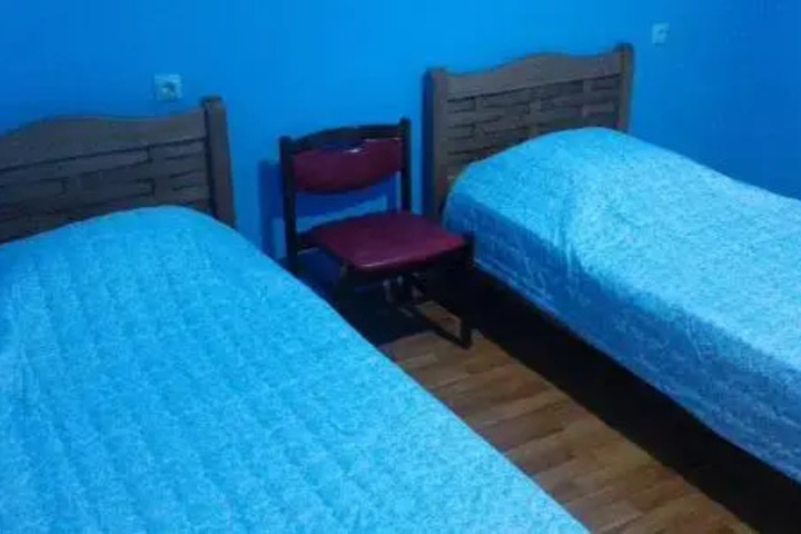Room 5 of 14