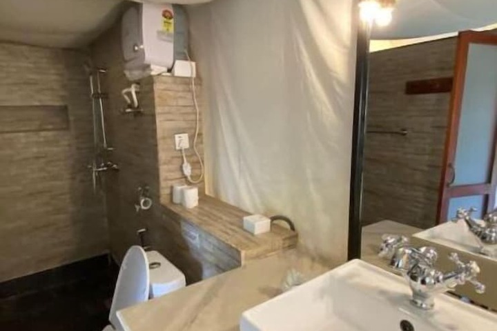 Room 8 of 28