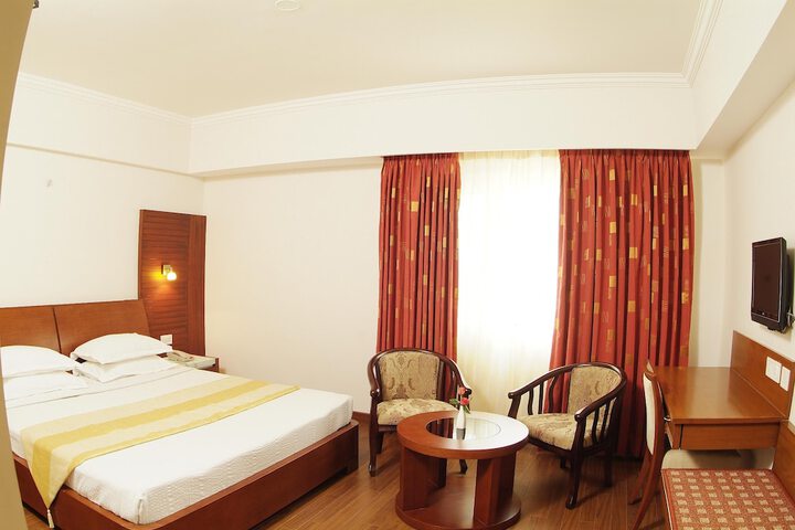 Room 8 of 19