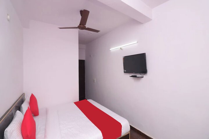 Room 9 of 20