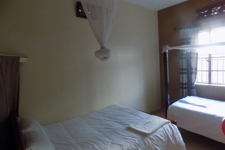 Room 4 of 23