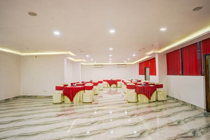 Ballroom/Hall 24 of 29